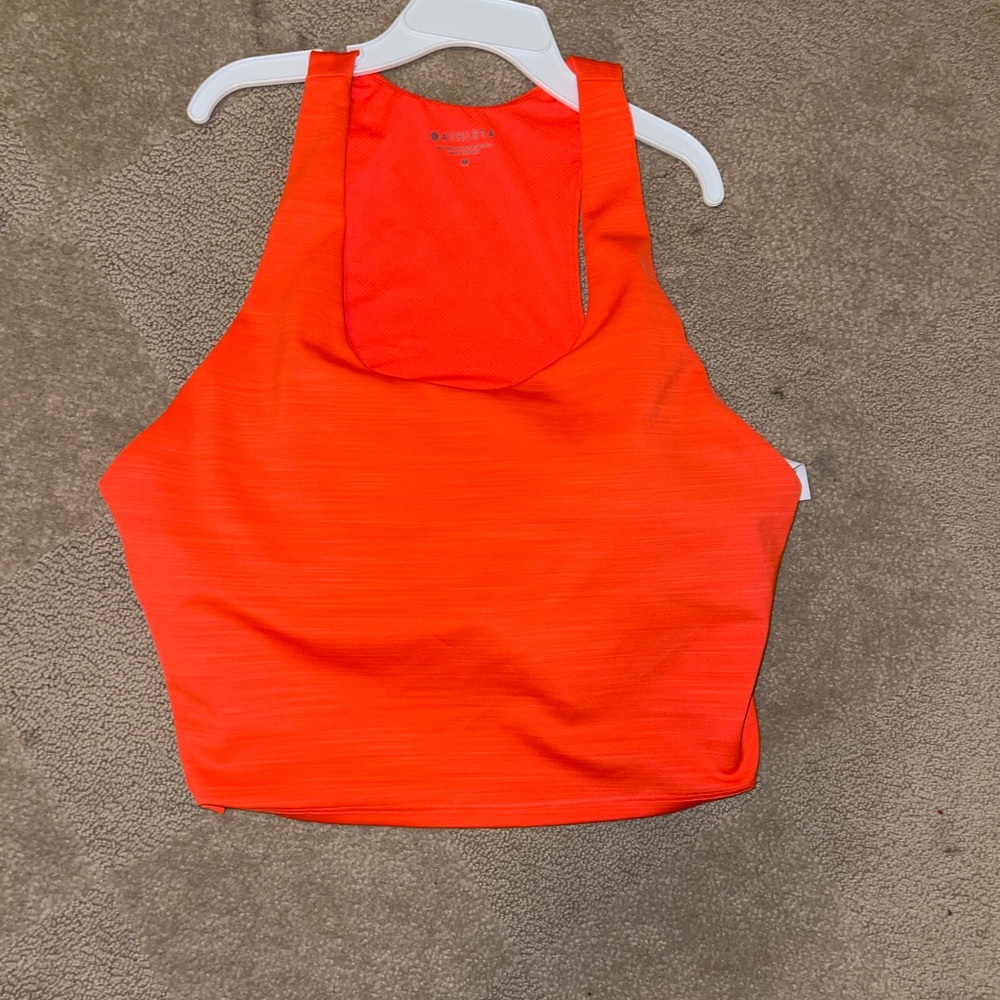 Athleta/lululemon top